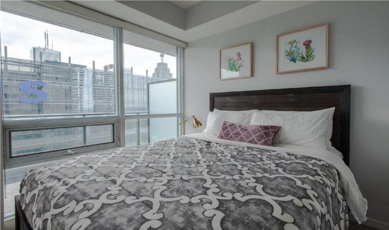 Toronto Downtown Core Two Bedroom Condo With Cn Tower View, Free Parking Exteriör bild