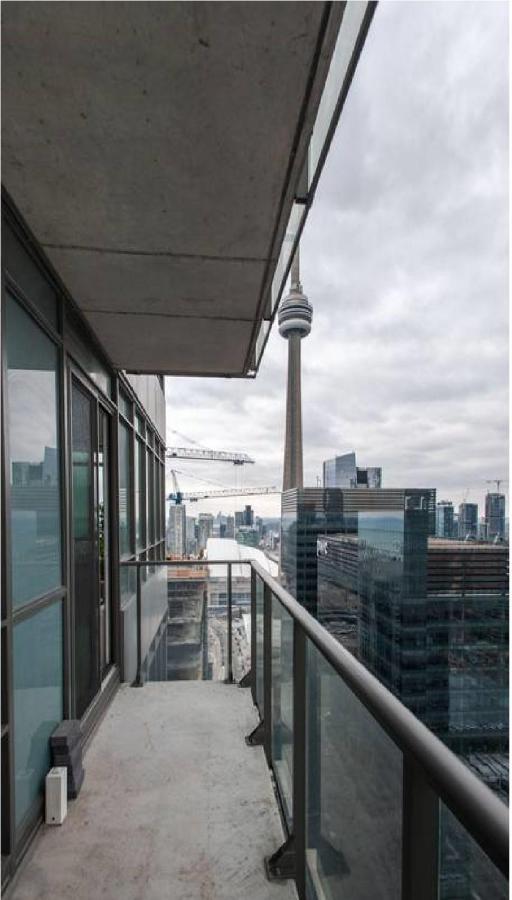 Toronto Downtown Core Two Bedroom Condo With Cn Tower View, Free Parking Exteriör bild